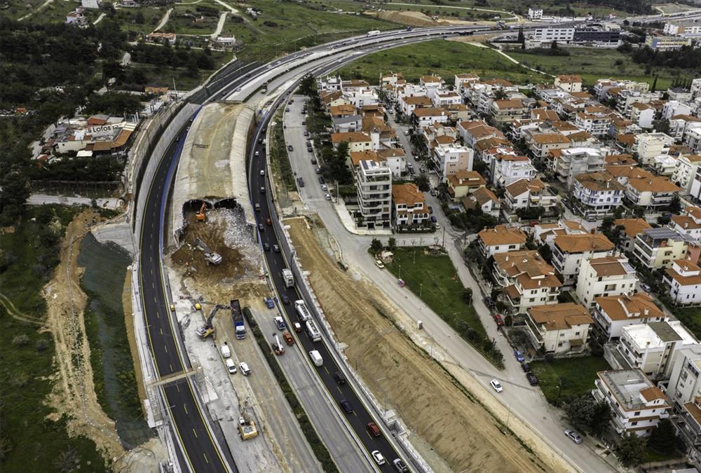 Η στιγμή της κατεδάφισης του τούνελ στον Περιφερειακό για τον Flyover Θεσσαλονίκης
