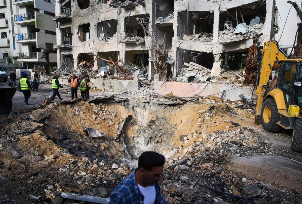 Οι επιθέσεις ΗΠΑ - Ισραήλ και η αντίδραση του Ιράν