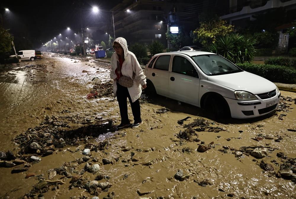 Εικόνες αποκάλυψης μετά το πέρασμα της κακοκαιρίας στην Αττική
