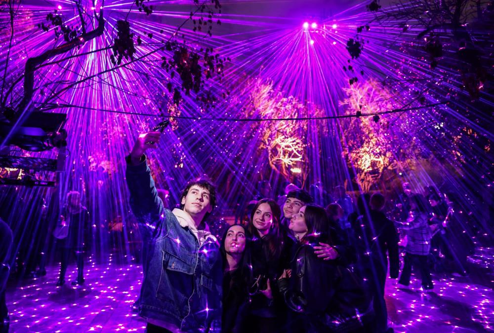 Στους ρυθμούς των Χριστουγέννων η Αθήνα - Οι δωρεάν εκδηλώσεις για μικρούς και μεγάλους