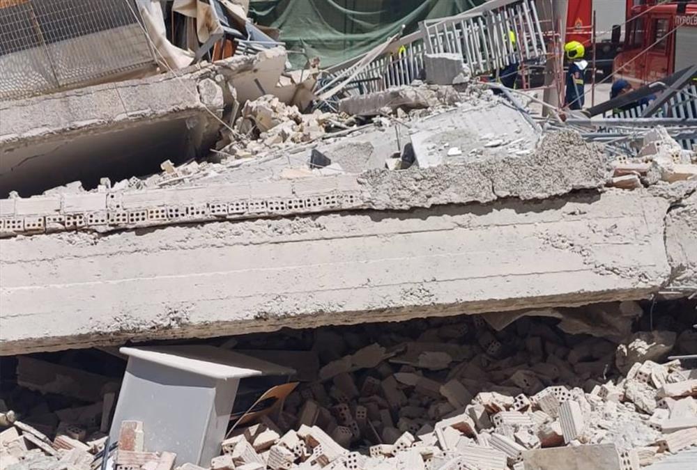 Κατάρρευση πολυκατοικίας στα Πετράλωνα: Εικόνες απόλυτης καταστροφής - Άμορφη μάζα το 4ώροφο κτίριο