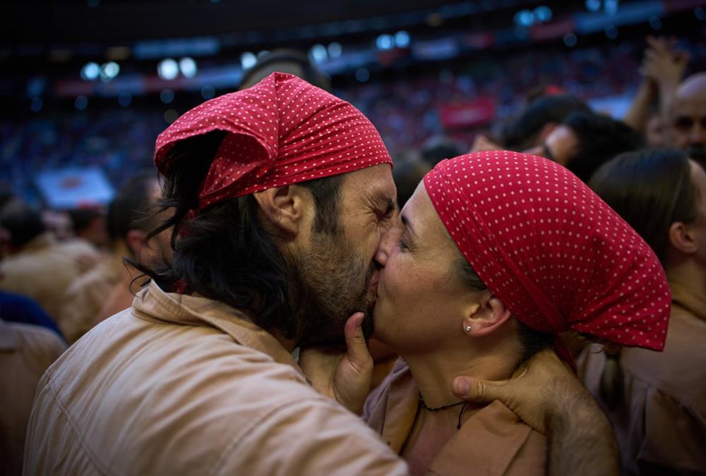 «Castells»: Οι ανθρώπινοι πύργοι της Καταλονίας και η δύναμη της συλλογικότητας