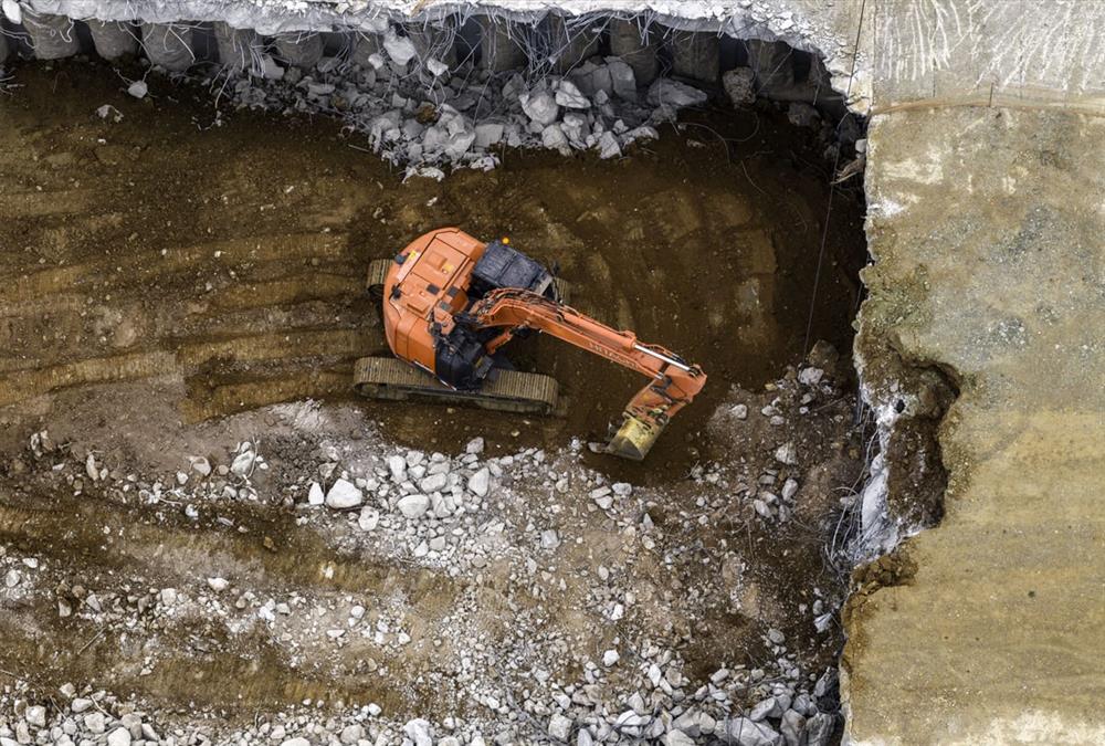 Η στιγμή της κατεδάφισης του τούνελ στον Περιφερειακό για τον Flyover Θεσσαλονίκης