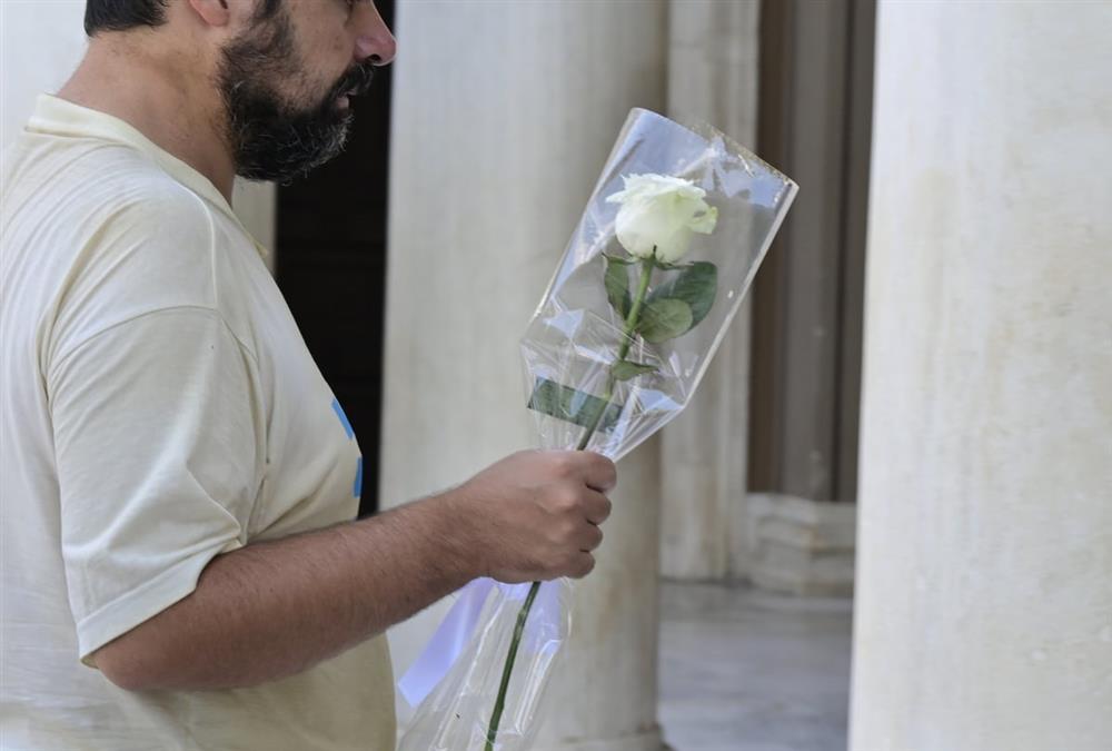 Ράγισαν καρδιές στο τελευταίο «αντίο» στη Μάρω Κοντού - Η Ελλάδα αποχαιρέτησε μία σπουδαία κυρία της τέχνης