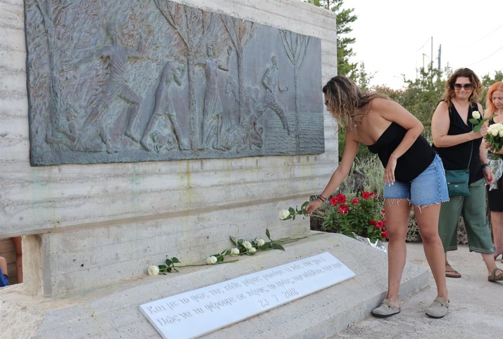 8 χρόνια από το Μάτι, εικόνες από τις εκδηλώσεις μνήμης (INTIME, EUROKINISSI)