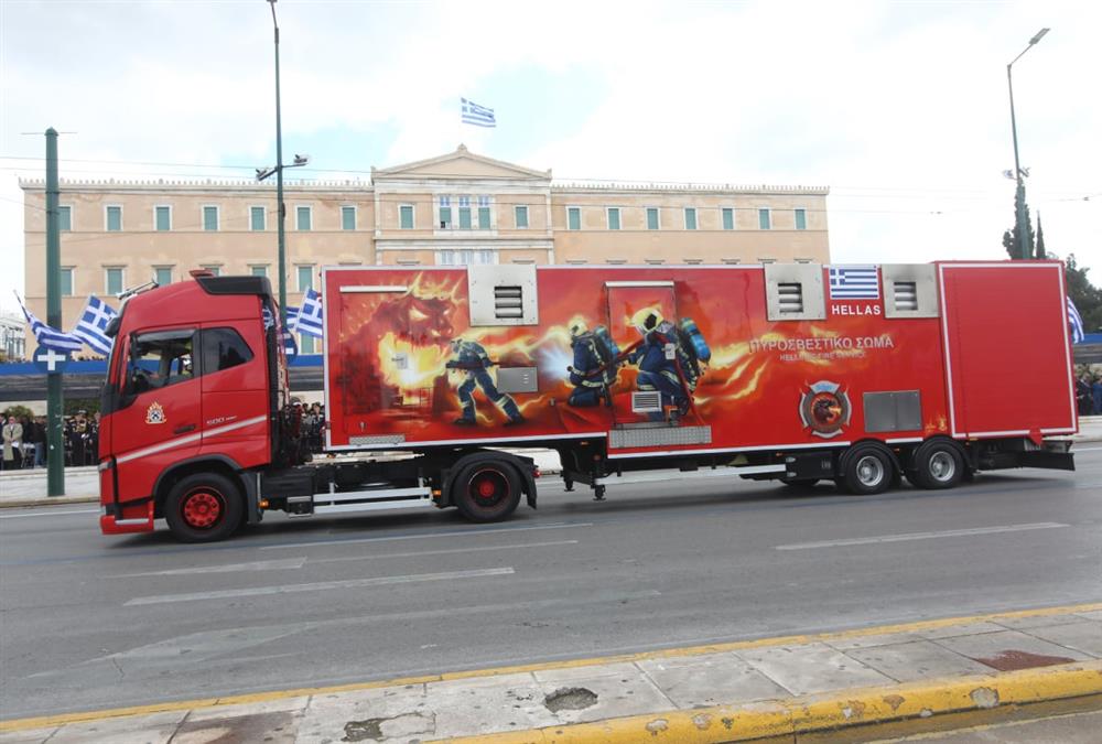 Η μεγάλη στρατιωτική παρέλαση για την 25η Μαρτίου στο Σύνταγμα - Τα νέα οπλικά συστήματα