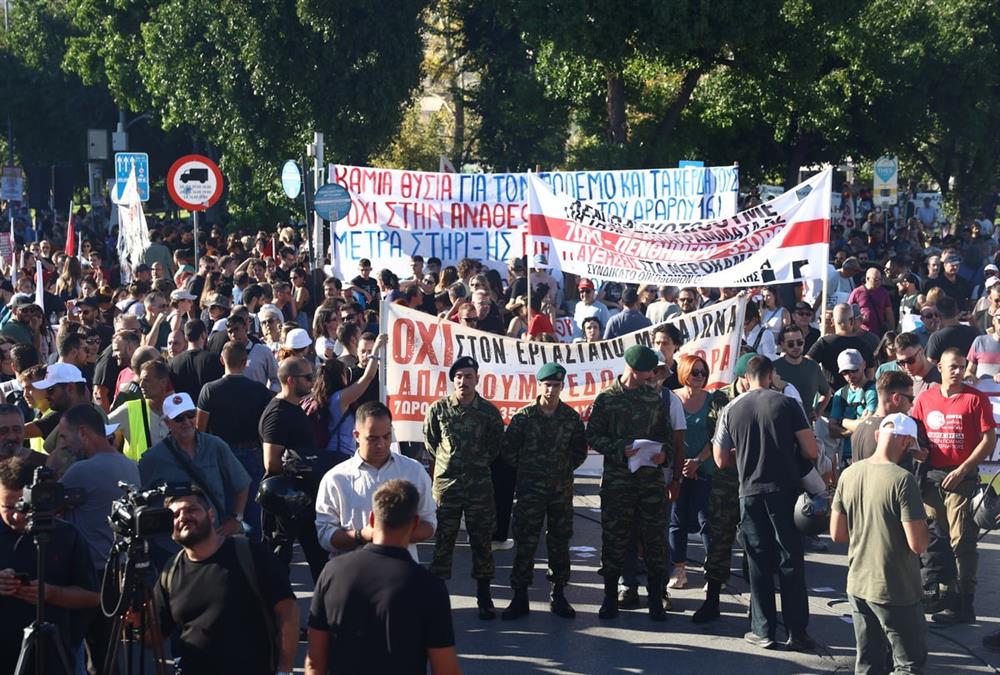 Μεγάλες πορείες στο κέντρο της Θεσσαλονίκης - Τουλάχιστον 13 προσαγωγές και 6 συλλήψεις (EUROKINISSI/INTIME)