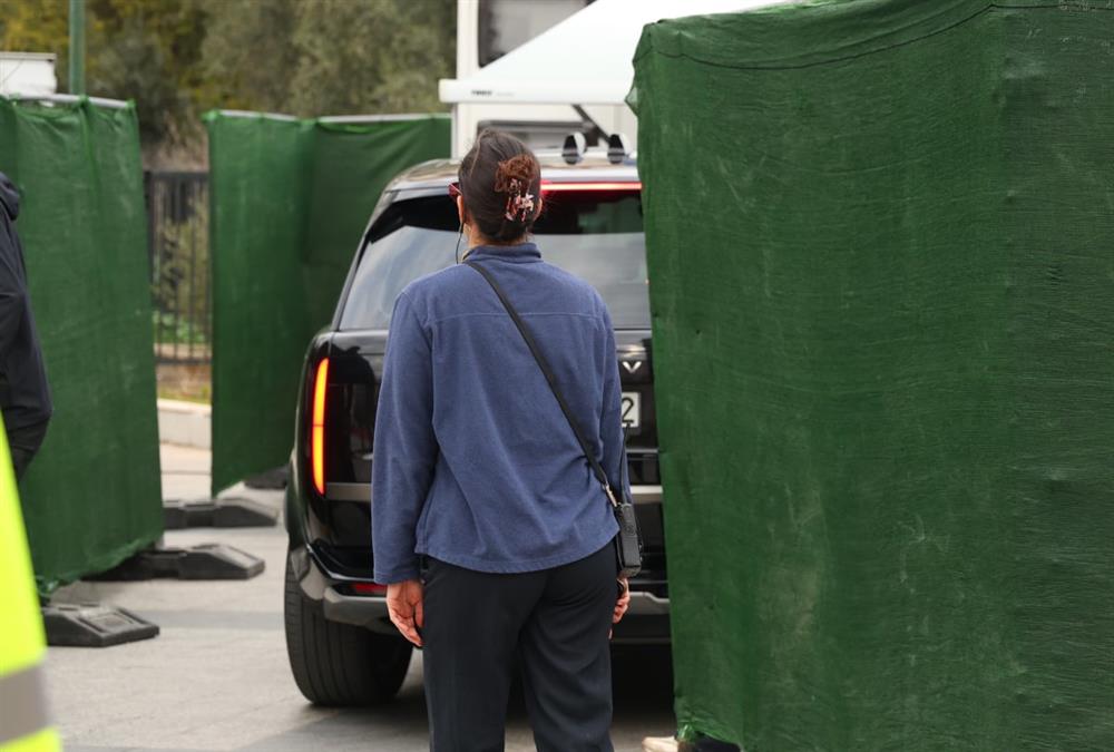 Η αποθέωση για τον Μπραντ Πιτ στην πλατεία Κοτζιά και το «hello guys» του διάσημου ηθοποιού