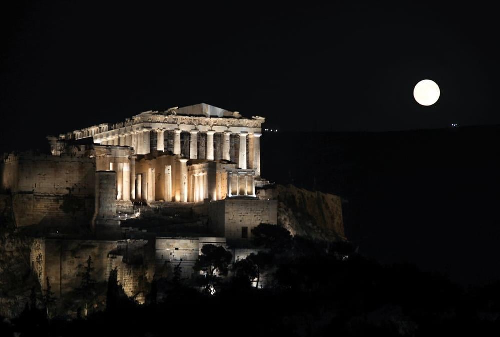 Πανσέληνος Αυγούστου 2026: Μαγευτικές εικόνες από το «Φεγγάρι του Οξύρρυγχου»