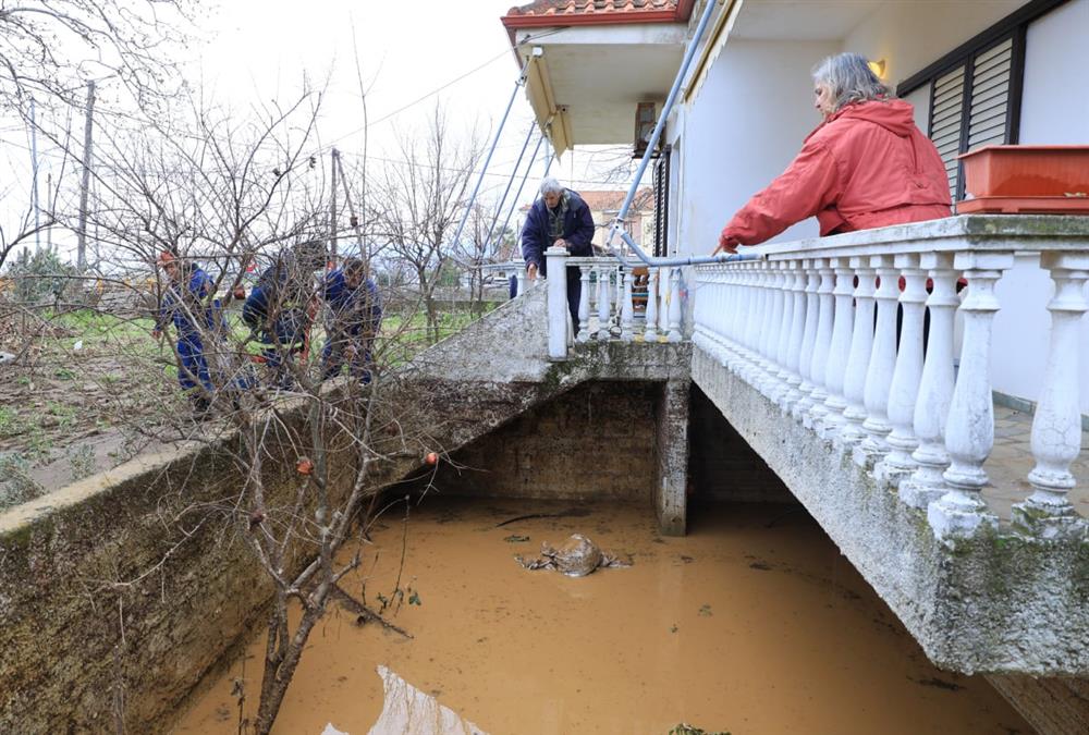 Εικόνες καταστροφής στον Αγιόκαμπο Λάρισας από την κακοκαιρία - Θάλασσα και στεριά έγιναν ένα