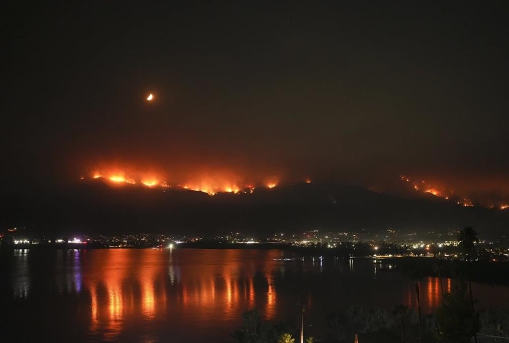 Πύρινη κόλαση στην Καλιφόρνια: Στάχτη χιλιάδες στρέμματα και δεκάδες σπίτια - Συγκλονιστικές εικόνες