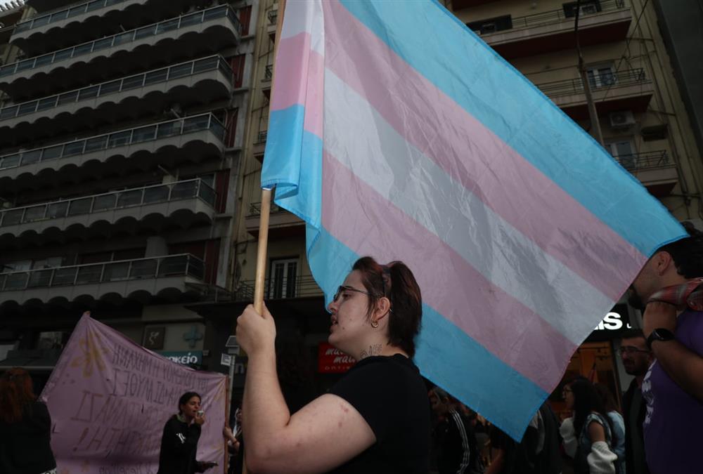 Χρώμα, φωνές και υπερηφάνεια στο 10ο αυτοοργανωμένο Pride στη Θεσσαλονίκη