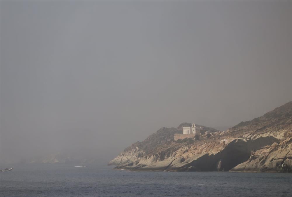 «Τοπίο στην ομίχλη» οι Κυκλάδες - Το απόκοσμο και σπάνιο φαινόμενο sea smoke