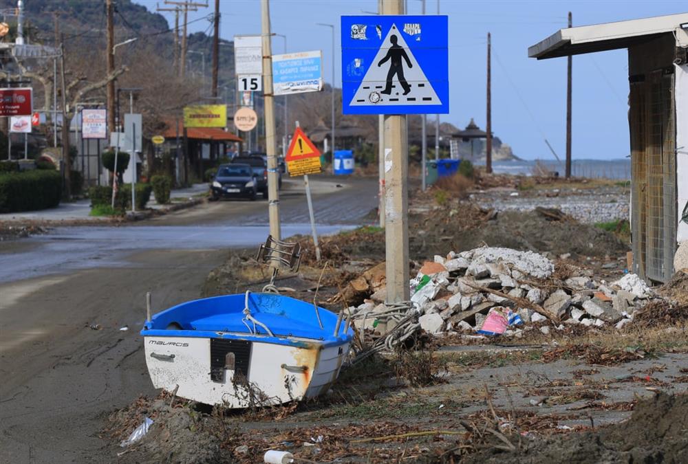 Εικόνες καταστροφής στον Αγιόκαμπο Λάρισας από την κακοκαιρία - Θάλασσα και στεριά έγιναν ένα