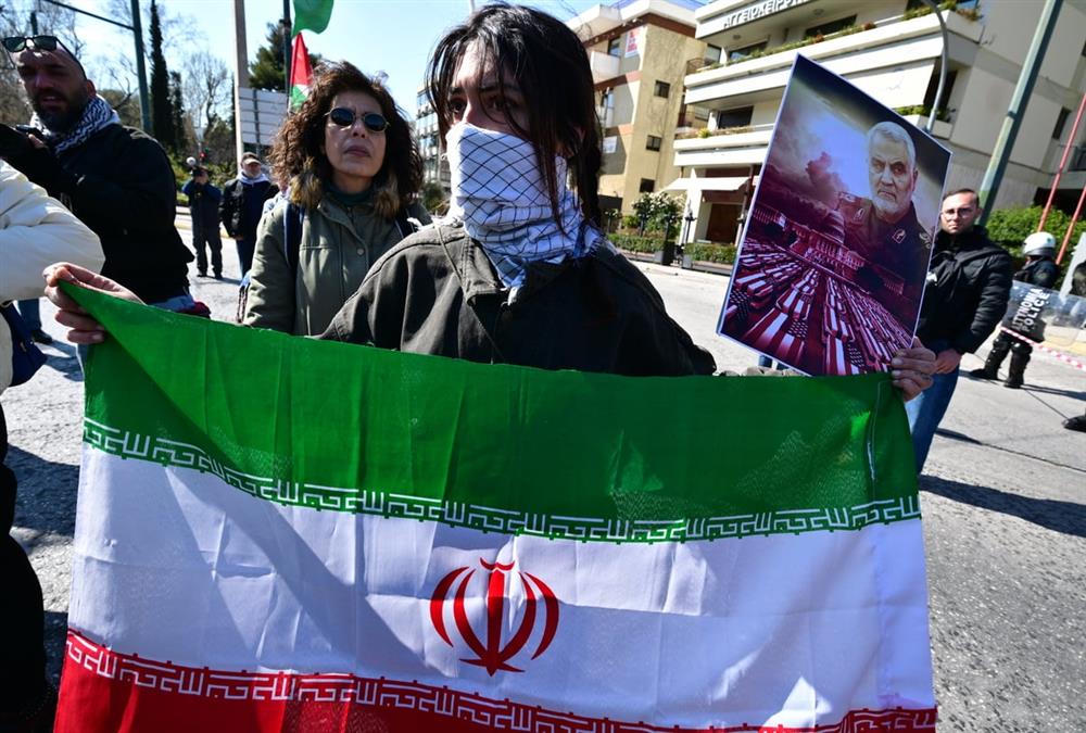 Επίθεση στο Ιράν: Πορεία διαμαρτυρίας στο κέντρο της Αθήνας για την ανάφλεξη στη Μέση Ανατολή