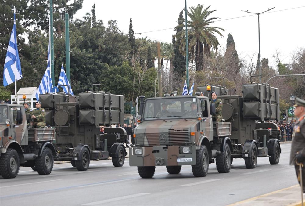 Η μεγάλη στρατιωτική παρέλαση για την 25η Μαρτίου στο Σύνταγμα - Τα νέα οπλικά συστήματα