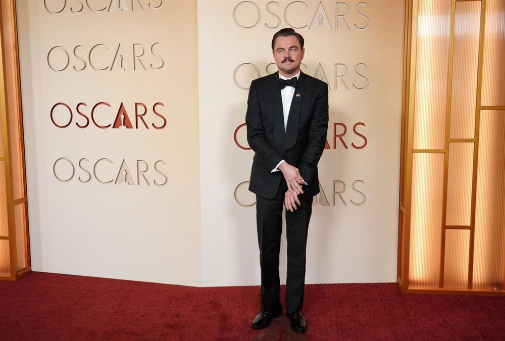 Όσκαρ 2026: Λάμψη, φτερά και couture δημιουργίες στο εντυπωσιακό κόκκινο χαλί