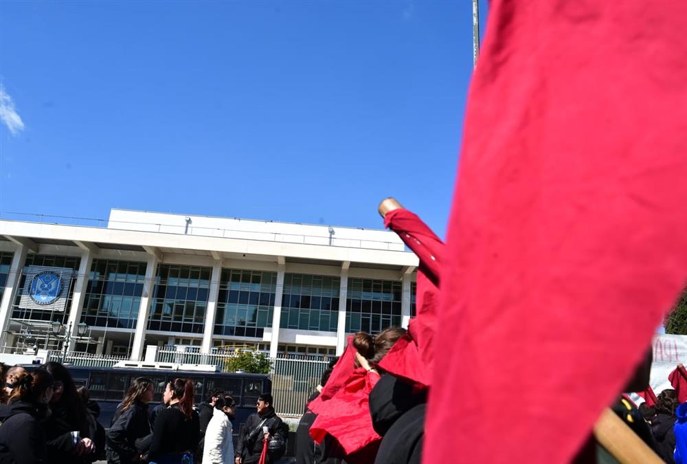 Επίθεση στο Ιράν: Πορεία διαμαρτυρίας στο κέντρο της Αθήνας για την ανάφλεξη στη Μέση Ανατολή