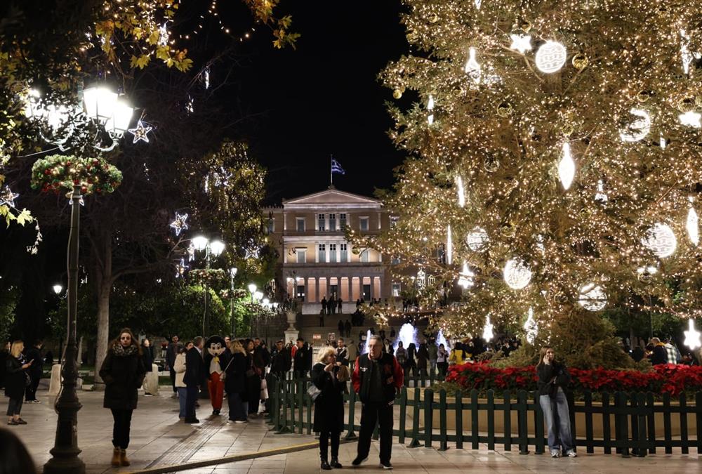 Στους ρυθμούς των Χριστουγέννων η Αθήνα - Οι δωρεάν εκδηλώσεις για μικρούς και μεγάλους