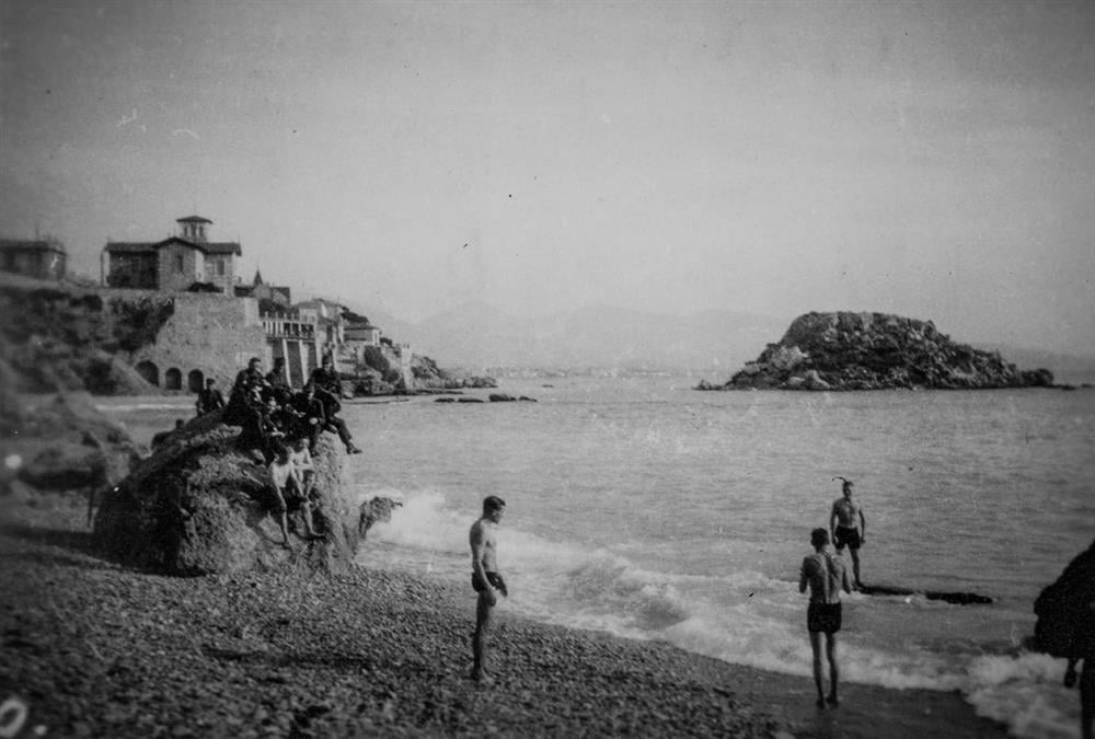 Οι συγκλονιστικές φωτογραφίες - ντοκουμέντα από την εκτέλεση των «200» στην Καισαριανή