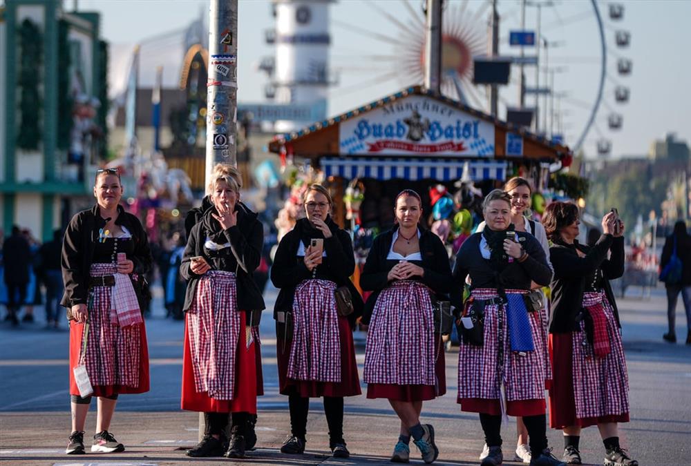 Το Oktoberfest άνοιξε στο Μόναχο! Δείτε τις καλύτερες φωτογραφίες