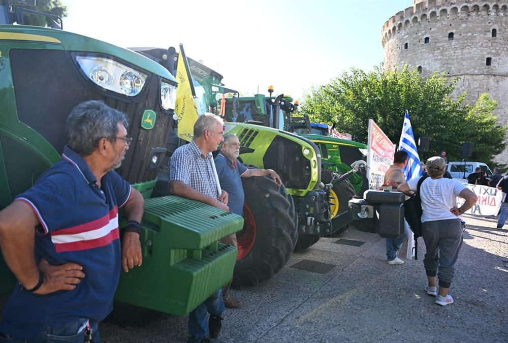 Μεγάλες πορείες στο κέντρο της Θεσσαλονίκης - Τουλάχιστον 13 προσαγωγές και 6 συλλήψεις (EUROKINISSI/INTIME)