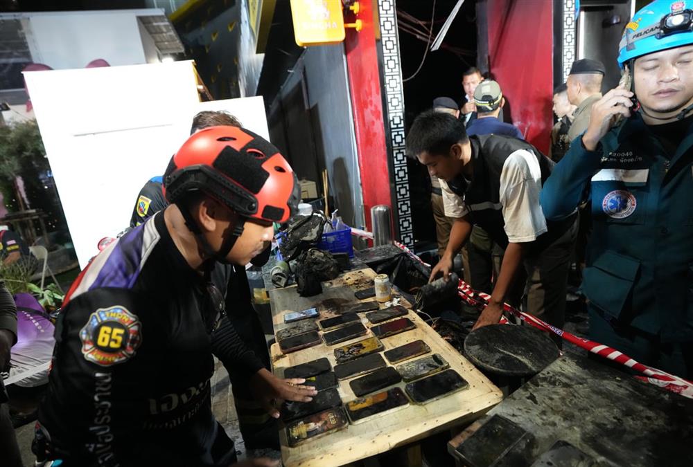 Κόλαση φωτιάς με 27 νεκρούς σε παμπ στην Μπανγκόκ (AP)
