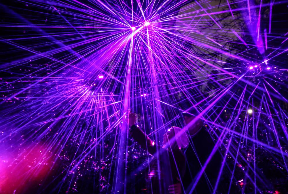 Στους ρυθμούς των Χριστουγέννων η Αθήνα - Οι δωρεάν εκδηλώσεις για μικρούς και μεγάλους