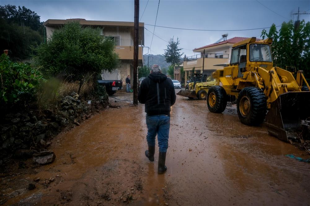 Εικόνες βιβλικής καταστροφής στην Κρήτη: Λάσπες παντού και απόγνωση