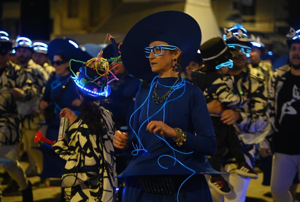 ΟΠΕΚΕΜΠΕΕ, λειψυδρία και ο «τζάμπας που πέθανε»: Εικόνες από φετινό Πατρινό Καρναβάλι