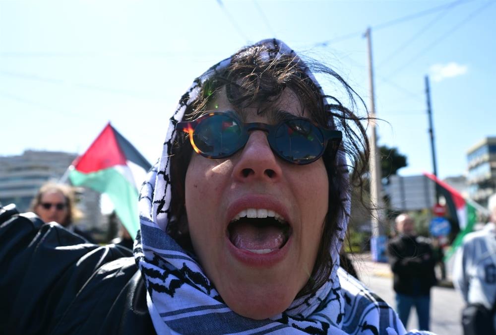 Επίθεση στο Ιράν: Πορεία διαμαρτυρίας στο κέντρο της Αθήνας για την ανάφλεξη στη Μέση Ανατολή