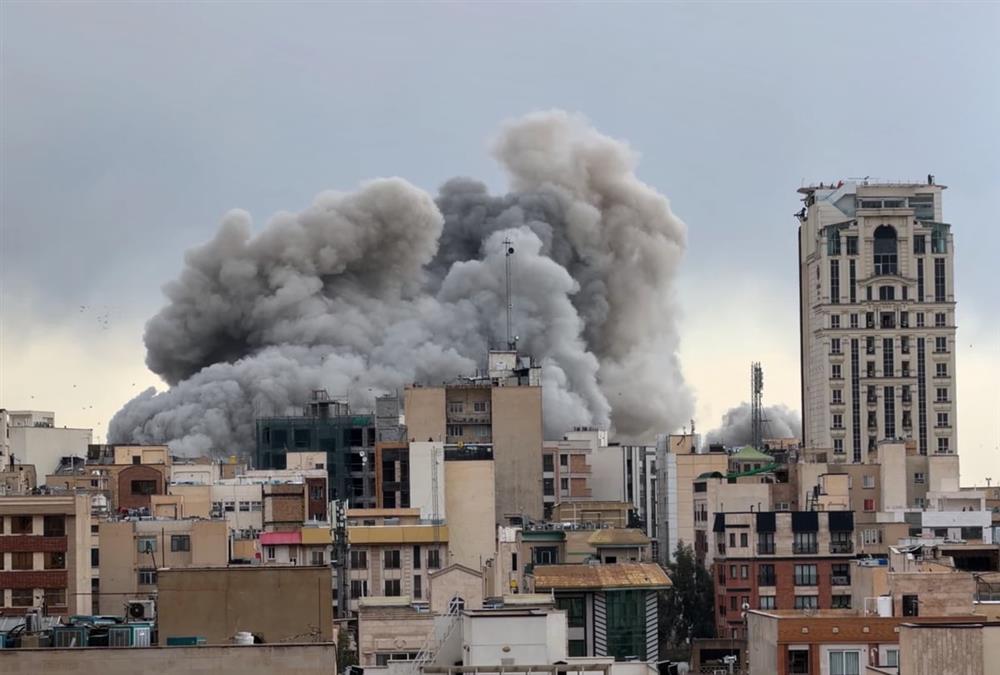 Οι επιθέσεις ΗΠΑ - Ισραήλ και η αντίδραση του Ιράν