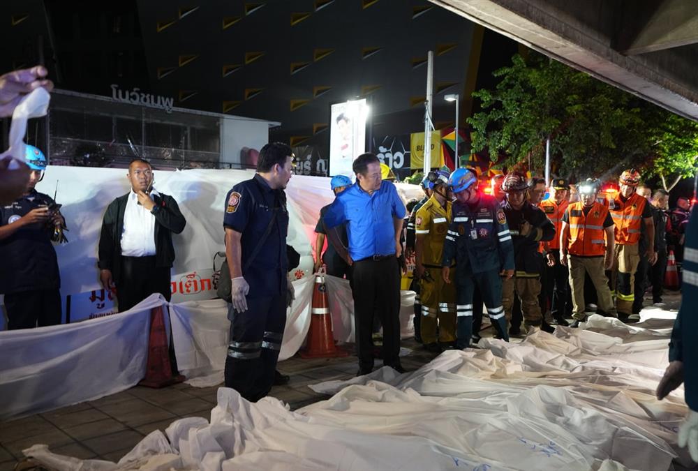 Κόλαση φωτιάς με 27 νεκρούς σε παμπ στην Μπανγκόκ (AP)