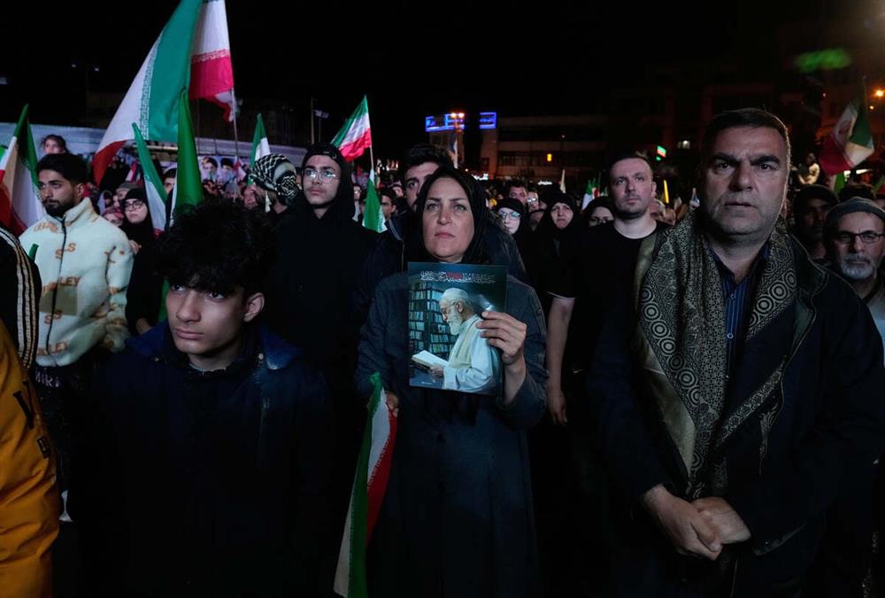 Πανηγυρισμοί στην Τεχεράνη μετά τη συμφωνία για εκεχειρία