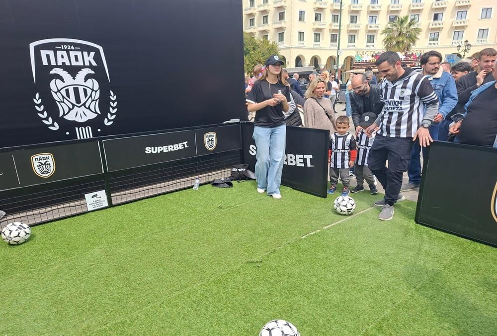 Ο ΠΑΟΚ γιορτάζει έναν αιώνα ζωής: Συγκίνηση, περηφάνια και πολλές εκπλήξεις στην ασπρόμαυρη πλατεία Αριστοτέλους