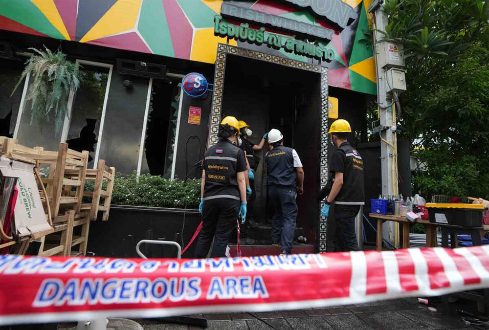 Κόλαση φωτιάς με 27 νεκρούς σε παμπ στην Μπανγκόκ (AP)