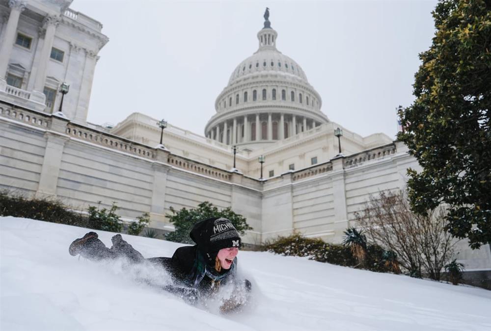 Στην «κατάψυξη» οι ΗΠΑ: Δεκάδες θάνατοι και χιλιάδες νοικοκυριά χωρίς ρεύμα από την πρωτοφανή ψυχρή εισβολή