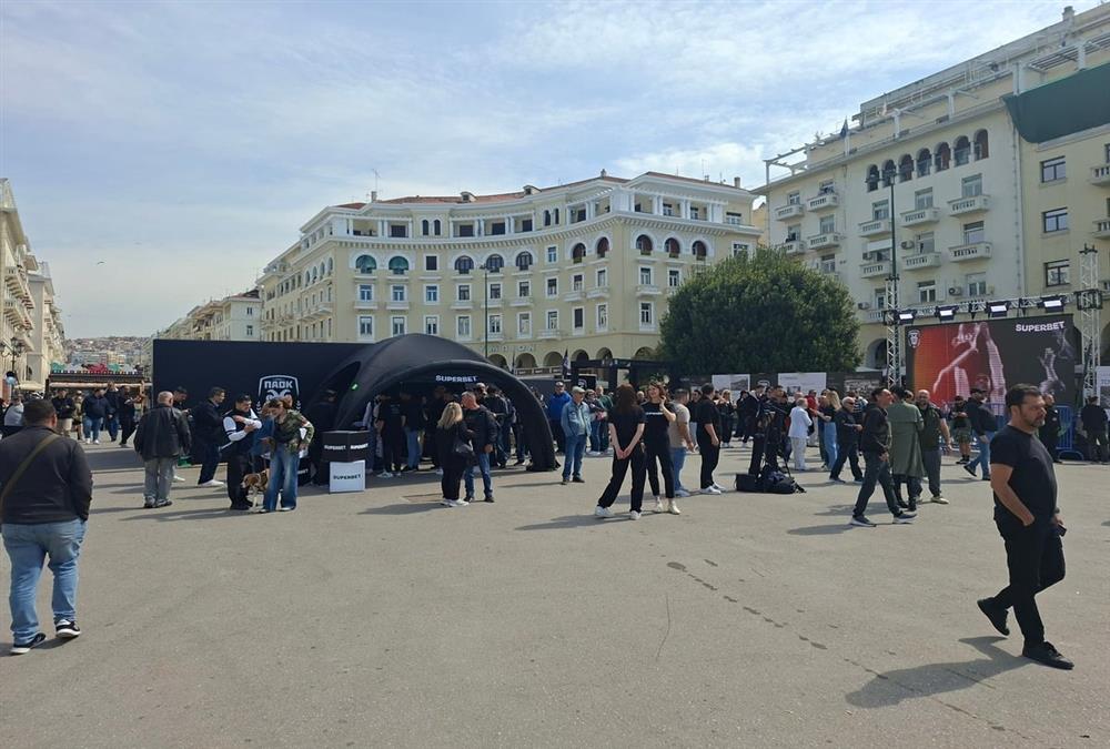 Ο ΠΑΟΚ γιορτάζει έναν αιώνα ζωής: Συγκίνηση, περηφάνια και πολλές εκπλήξεις στην ασπρόμαυρη πλατεία Αριστοτέλους