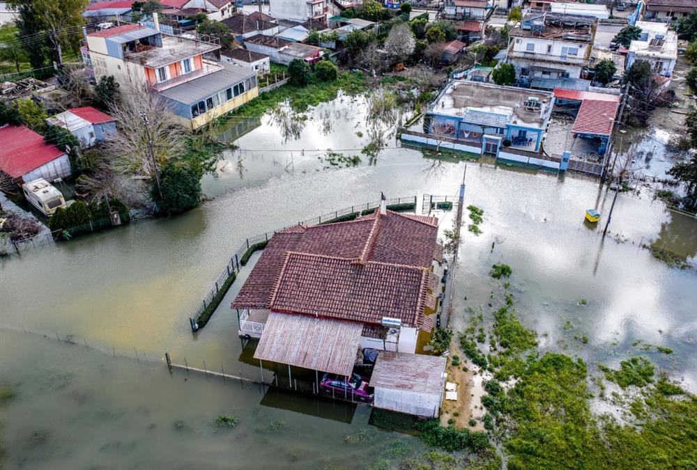 Εικόνες-καταστροφής στο Βαρθολομιό: Πλημμύρες «βούλιαξαν» όλο το χωριό