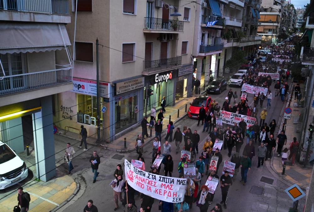«Δεν θα πληρώσουμε το μετρό με τις ζωές μας»: Μεγάλη συγκέντρωση στην Κυψέλη για τις ρωγμές στα σπίτια