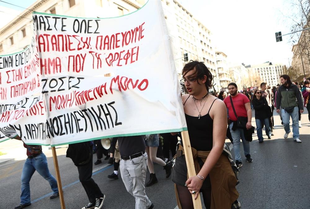 Ημέρα Γυναίκας: «Πενθούμε τις νεκρές μας, αλλά δεν σωπαίνουμε» - Μεγάλη συγκέντρωση στην Αθήνα