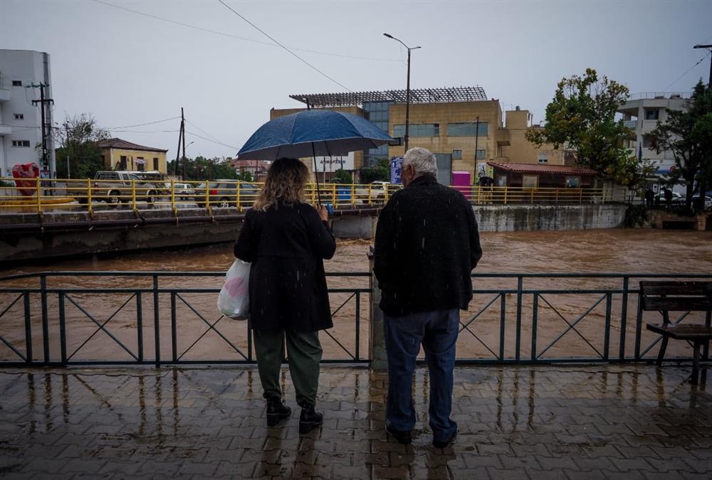 Προβλήματα σε Εύβοια, Ρόδο και Σκιάθο