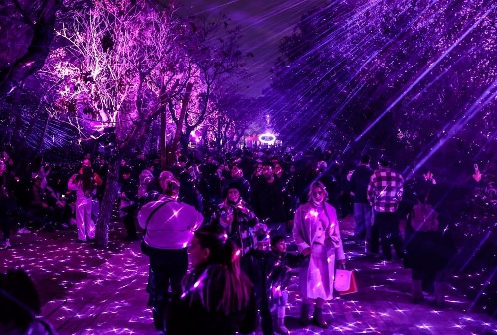 Στους ρυθμούς των Χριστουγέννων η Αθήνα - Οι δωρεάν εκδηλώσεις για μικρούς και μεγάλους