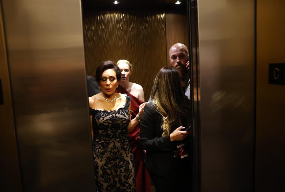 Εικόνες πανικού: Πυροβολισμοί σε δείπνο όπου βρισκόταν ο Τραμπ