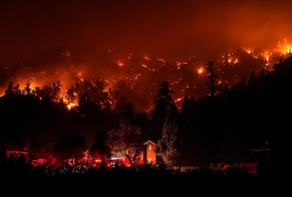 Πύρινη κόλαση στην Καλιφόρνια: Στάχτη χιλιάδες στρέμματα και δεκάδες σπίτια - Συγκλονιστικές εικόνες