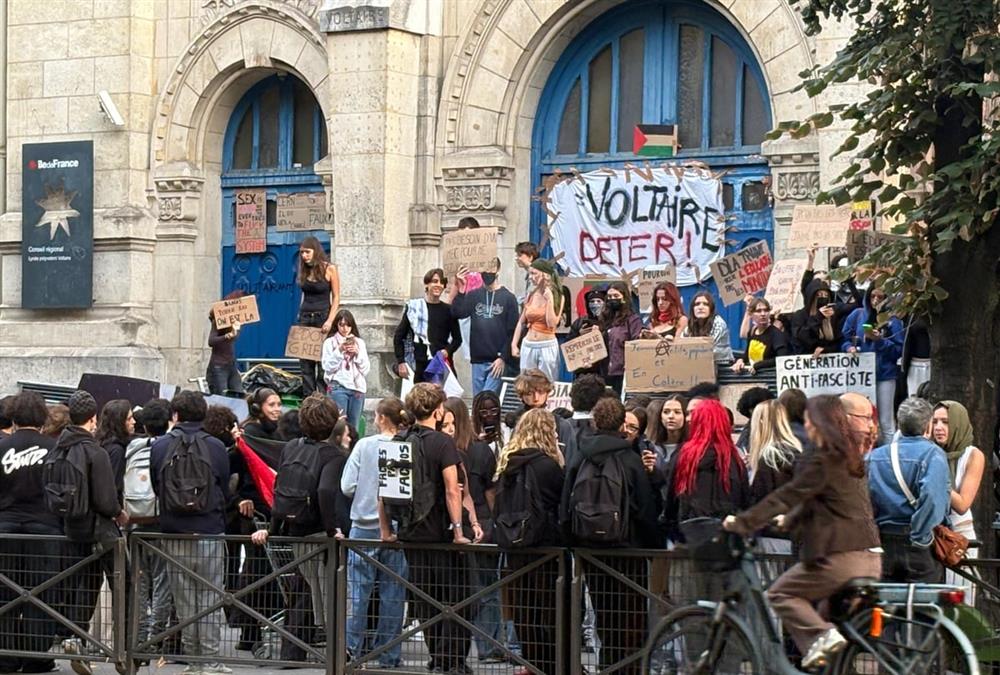 Η Γαλλία «φλέγεται»: Χιλιάδες μαθητές στους δρόμους ζητούν καλύτερη Παιδεία