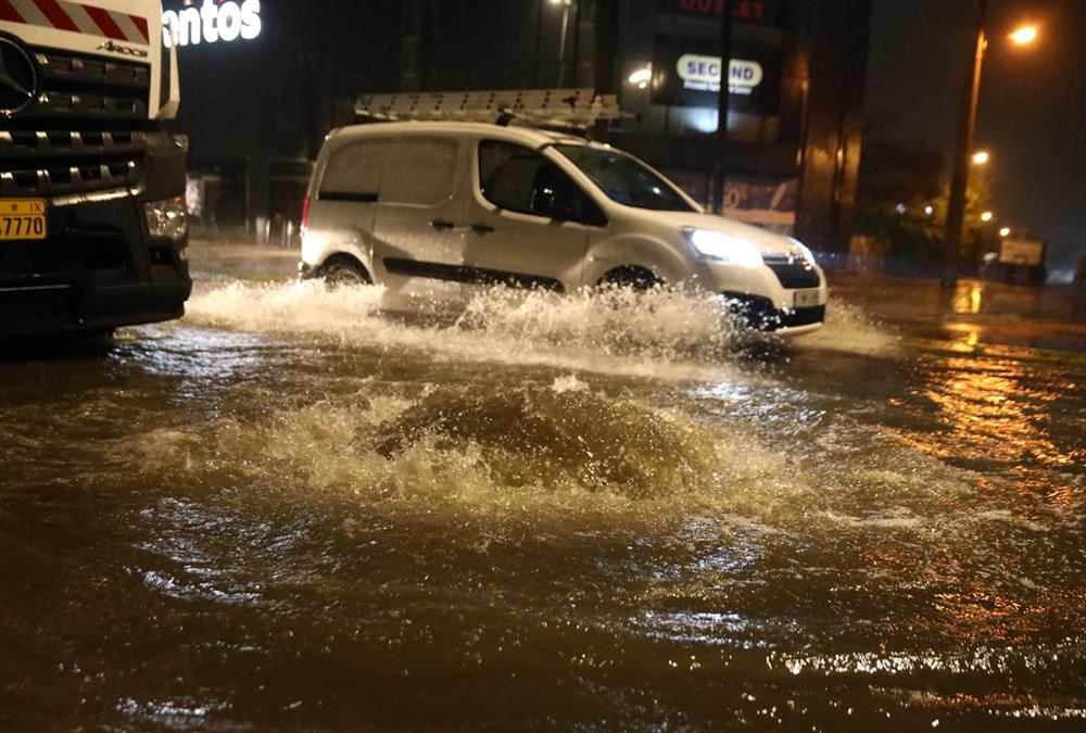 Εικόνες αποκάλυψης μετά το πέρασμα της κακοκαιρίας στην Αττική