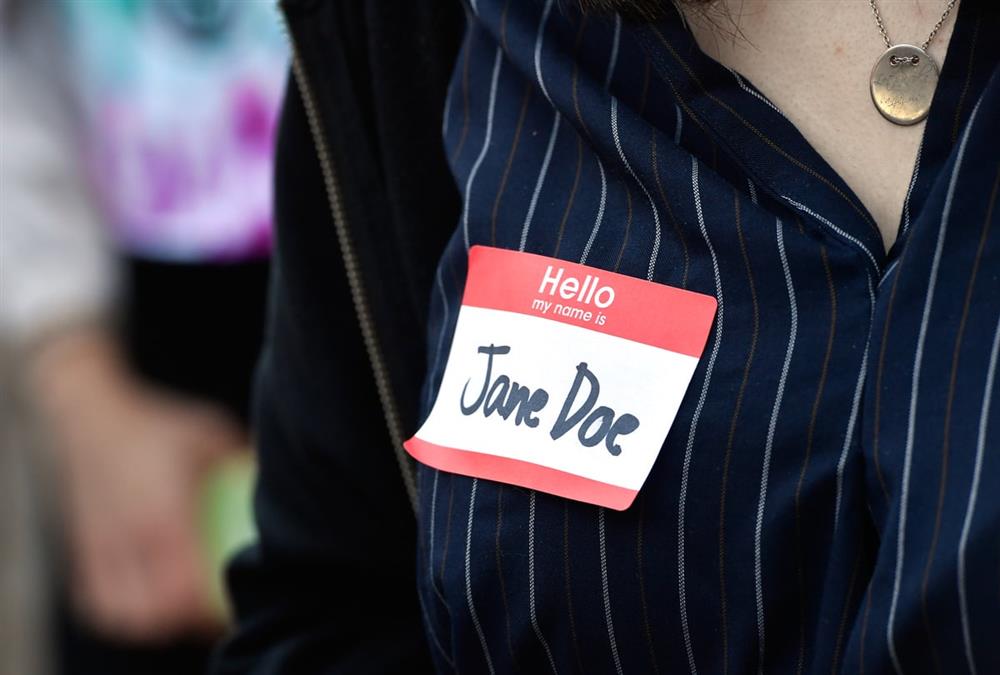 «Είμαστε όλοι Jane Doe»: Χιλιάδες φοιτητές του Κορνέλ διαδήλωσαν για την υπόθεση του ομαδικού βιασμού
