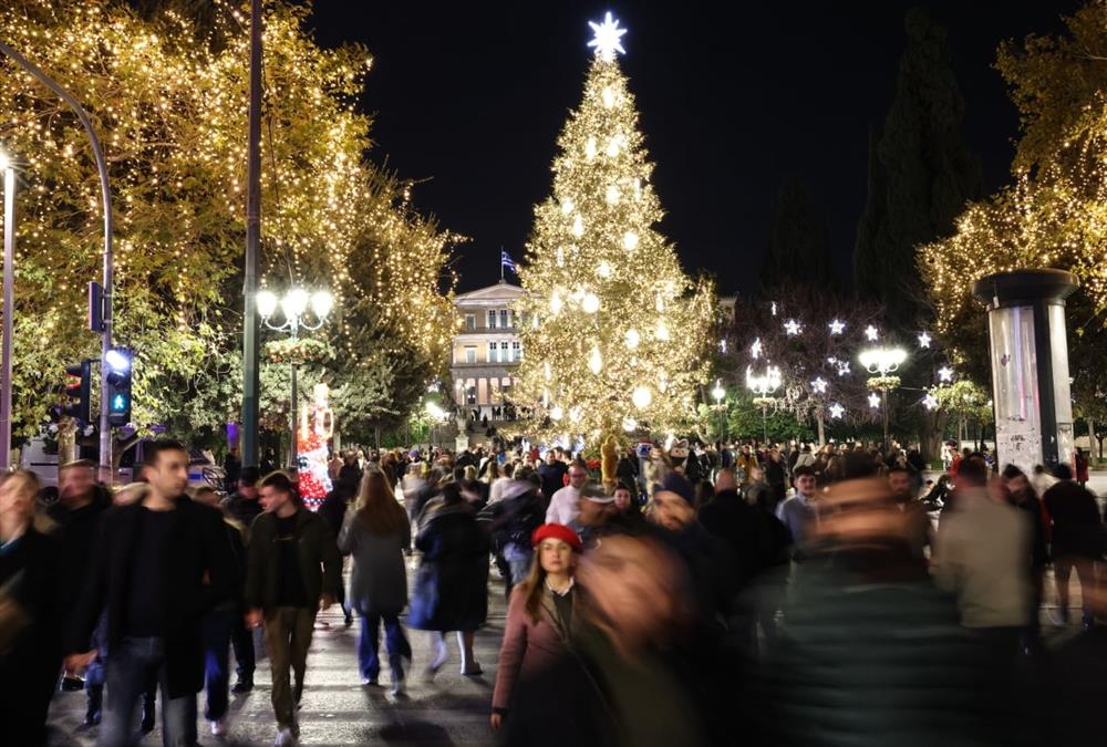 Στους ρυθμούς των Χριστουγέννων η Αθήνα - Οι δωρεάν εκδηλώσεις για μικρούς και μεγάλους