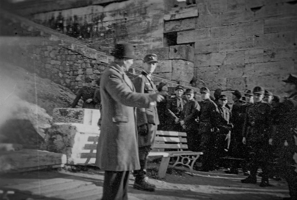 Οι συγκλονιστικές φωτογραφίες - ντοκουμέντα από την εκτέλεση των «200» στην Καισαριανή